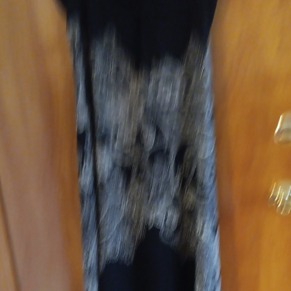 Hinge Black and Gold Dress - Picture 3 of 4